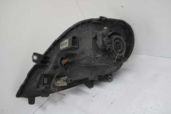 PHARE DROIT RENAULT TRAFIC/ OPEL VIVARO/ NISSAN PRIMASTAR 2006-2014 - Vue 2